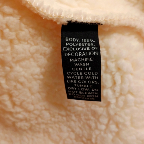 Peach Aspen Jacket Med. "Cloud" or Cream color - Picture 7 of 7